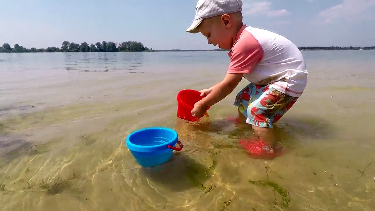 Learn Colors with Shovel Toys for Children, Toddlers and Babies  Play at Kids Outdoor Playground-98R_UnJicDc