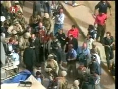 Manipulation sur la chute de la statue Saddam Hussein