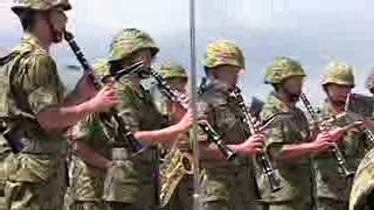 【吹奏楽】嵐「ふるさと」 －陸上自衛隊第1音楽隊・富士学校音楽隊【総火演2017】