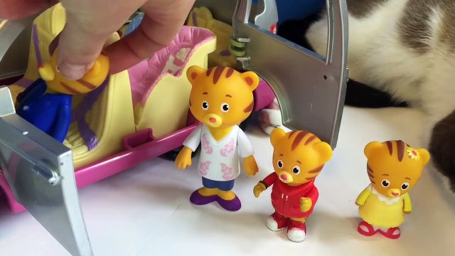 MAGIC GROWING TREE and Fisher Price MUSICAL SUV with DANIEL TIGER Toys!-QZPw_m0CLjk