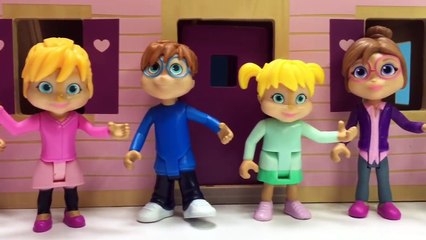 MINIATURE TOYS Adventure with the CHIPMUNKS and Chipettes!-PBV8y2ieavs
