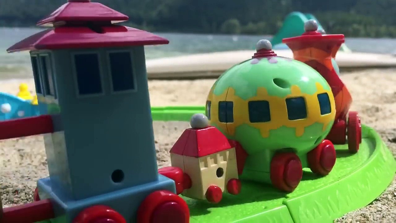 NINKY NONK TOY Train Ride On The Beach!-nd_NS6P2yoE