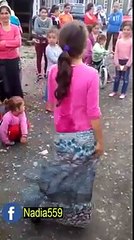 ایک چوٹی سی بچی کا ڈانس دیکھو آج کل کے بچے خراب ہو �