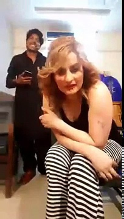 Afreen Khan With Sheeza Butt h*t stage drama actress video 2017