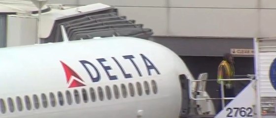 Uçakta Rezalet! İki Yolcu Cinsel İlişkiye Girerken Yakalandı