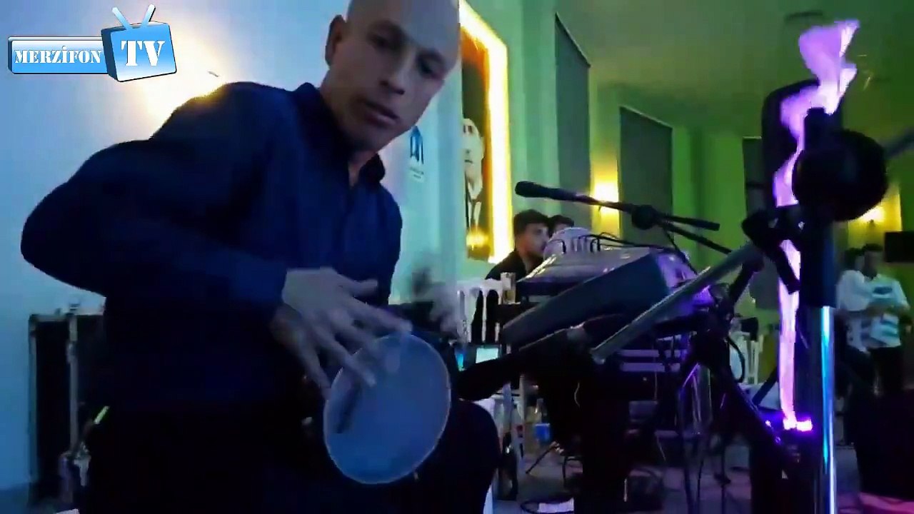 Erik Dalı'nda kendini kaybeden darbukacı!