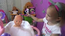 Новая ванна для кукол Купаем играем с куклой Tub to Bathe the dolls playing with doll