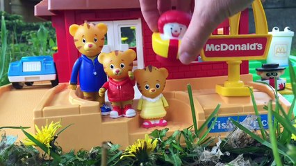 Rare MCDONALD'S Fisher Price Restaurant Play Place with DANIEL Tiger Toys!-h5-pZE3umzE