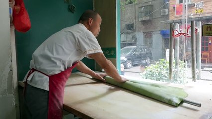 Çin sokak gıda - Çin ıspanağı erişte yapma