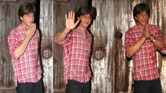 Shahrukh Khan MEETS Media at Alibaug | Birthday Party VIDEO