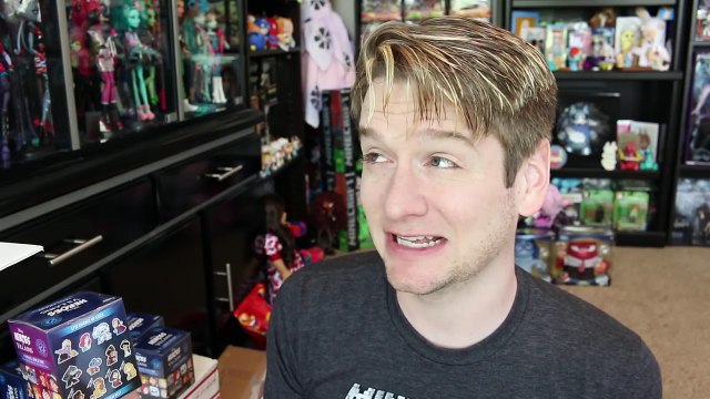 Blind Bag Happy Hour 64 - Disney Heroes Vs. Villains Funko Mystery Minis Exclusives