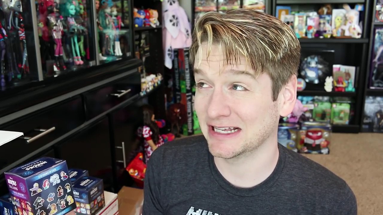 Blind Bag Happy Hour 64 - Disney Heroes Vs. Villains Funko Mystery Minis Exclusives