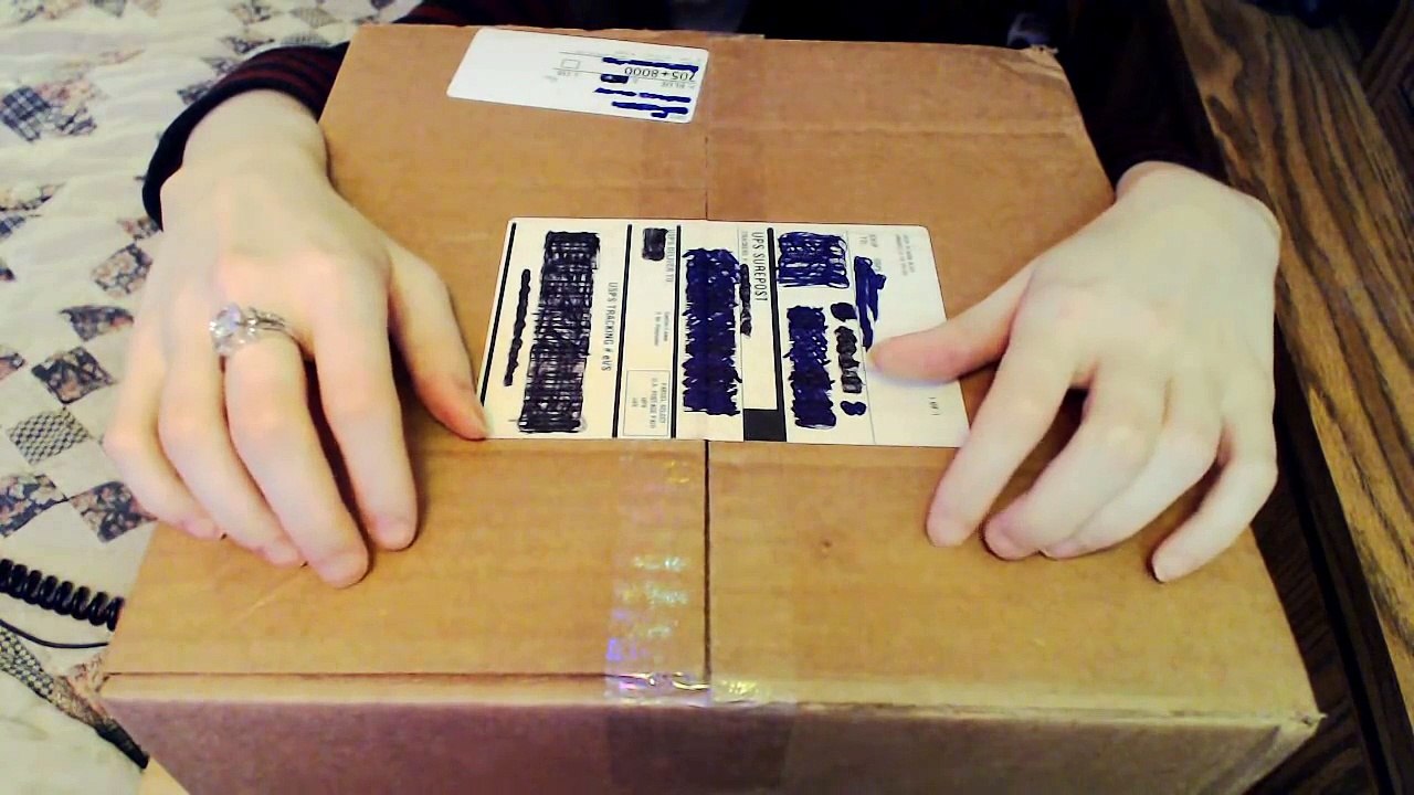 [ASMR] Unboxing with Tapping + Crinkles + Scratching (No Talking)