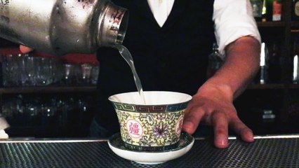 How to Mix a Malaysian ‘Imperial Peach Tea’