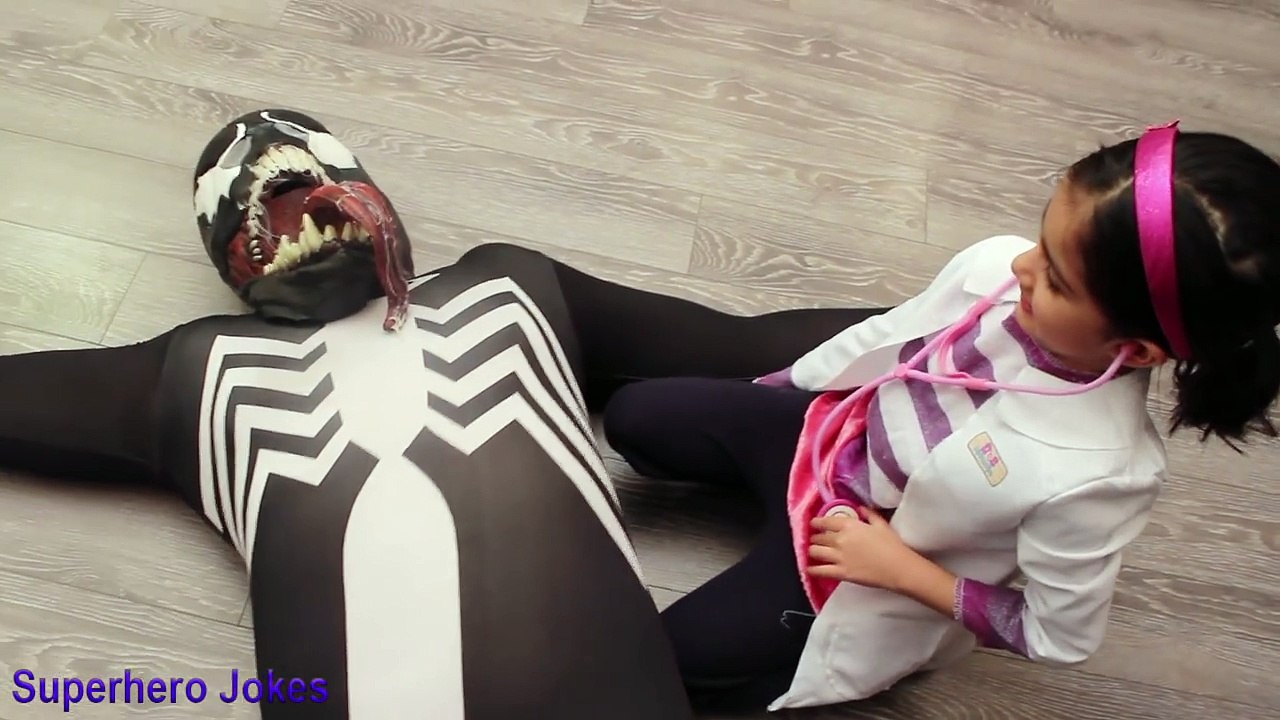 DOC MCSTUFFINS FARTING VENOM TUMMY ACHE CHECKUP, DOC MCSTUFFINS GIVES STOMACH SURGERY