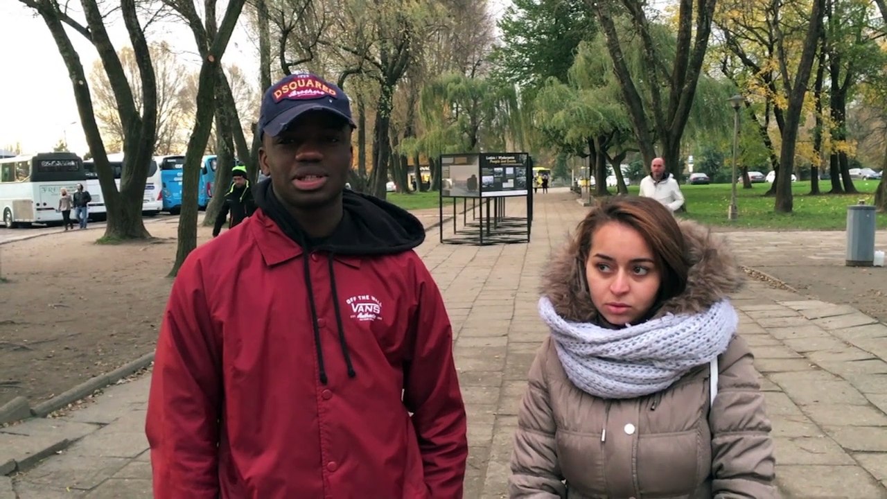 Un groupe de jeunes bruxellois en visite à Auschwitz