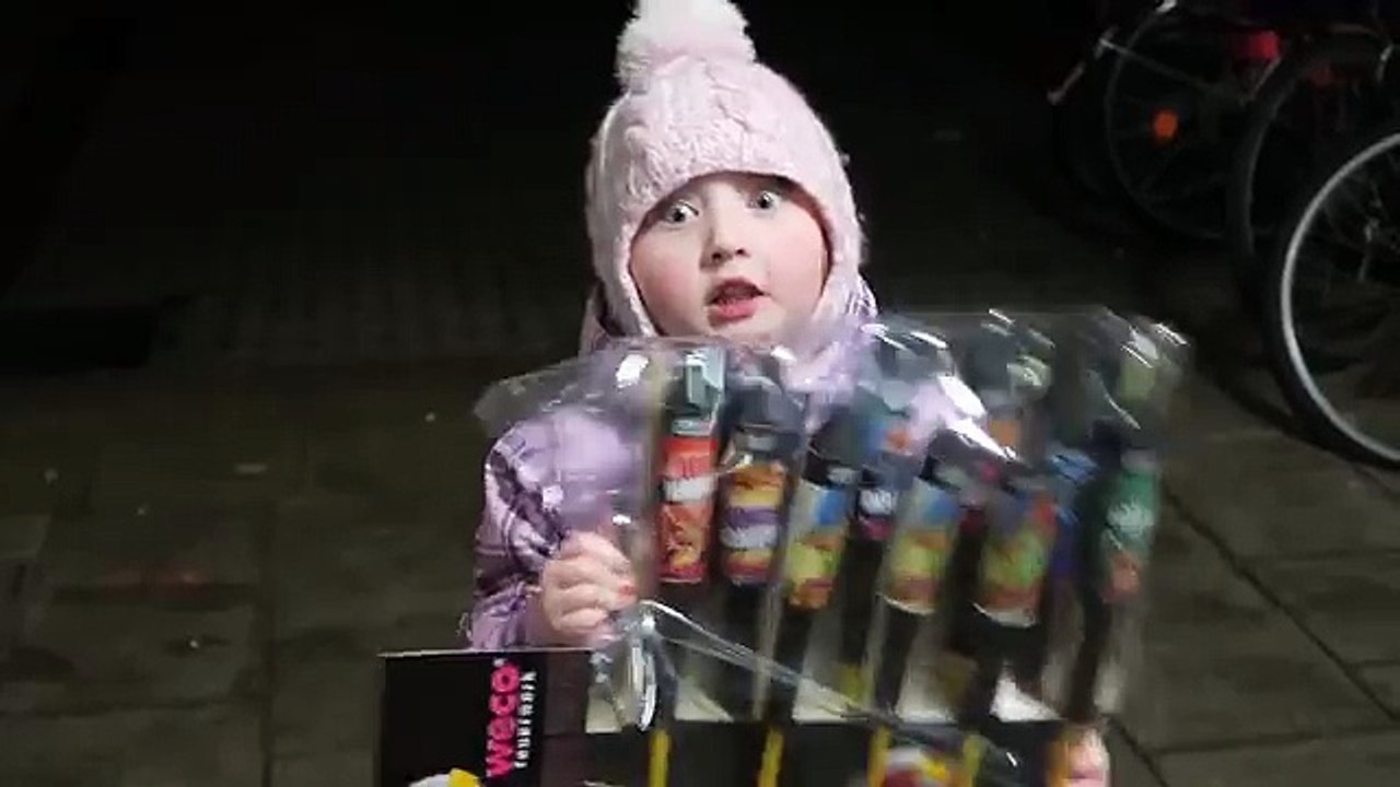 Пускаем салюты на Новый год New Years Fireworks