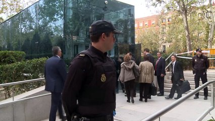 Líderes catalães vão à Justiça sem Puigdemont