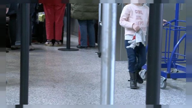 Женева. Самолёт. Девочка