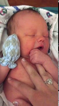 Message émouvant d'une mère à son bébé avant adoption par des parents