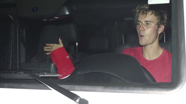 Justin Bieber and Selena Gomez Had a Hockey Date Night