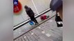 Cette mère indigne traine son enfant dans la rue avec une laisse