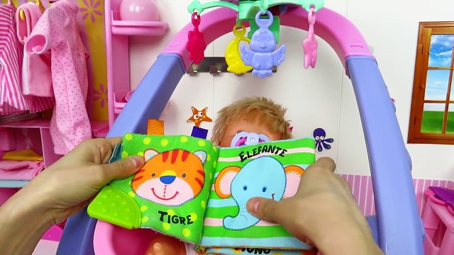 Nenuco Elsa y el balancín trona para muñecos bebés de juguete, juguetes para niñas en Mundo Juguetes