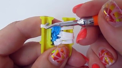 ЛАЙК из резинок на рогатке без станка. Плетение из резинок | Like Rainbow Loom Charm