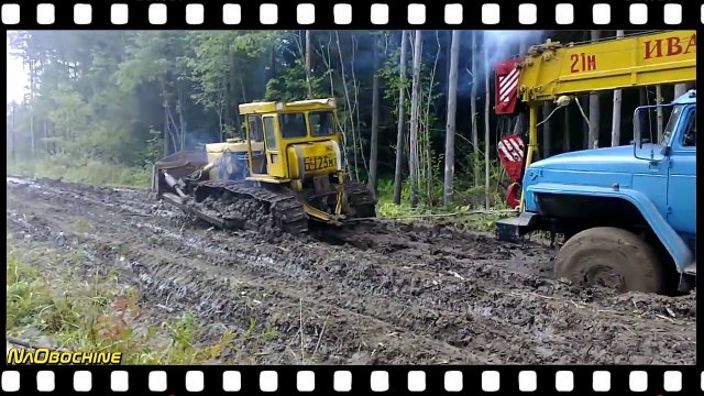 Т 130 Трактор в грязи и воде! Трактор единственное всегда актуальное транспортное средство!