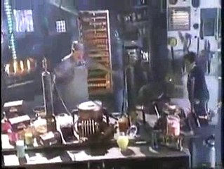 Dunkin Donuts Commercial (Halloween Electricity) (SubEspañol)