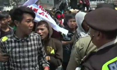 Picu Banjir, Warga Demo Apartemen Grand Kamala Lagoon