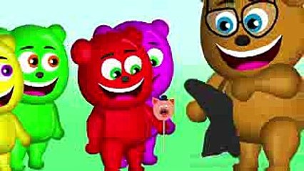 Mega Gummy Bear Daddy Shows Magic Tricks With Pig Lollipops  Finger Family Song for Kids