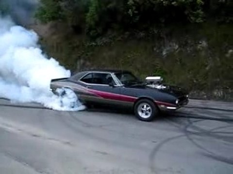Supercharged camaro burnout (2)