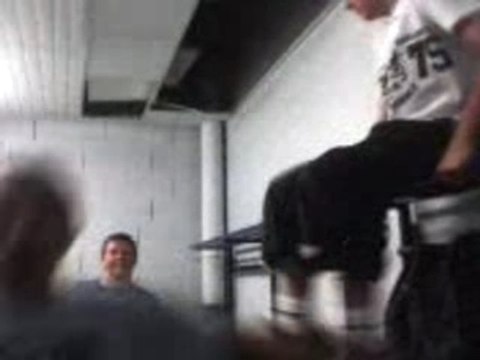 démontage des vestiaire de sport ! tkt