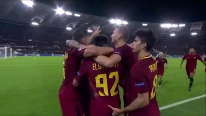 Ce joueur de foot est le roi du toucher rectal... Bravo Perotti!