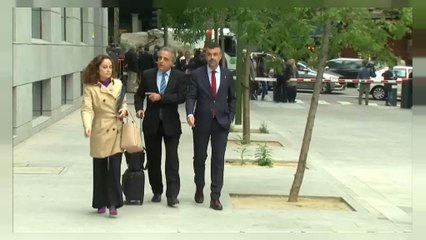 Santi Vila paga su fianza para salir de la cárcel