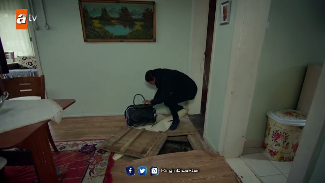 Kırgın Çiçekler 72. Bölüm - Nazan paraları buluyor!