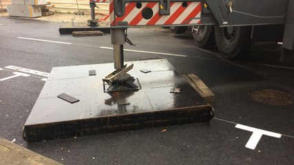 Démontage d’une grue de 60 m de haut