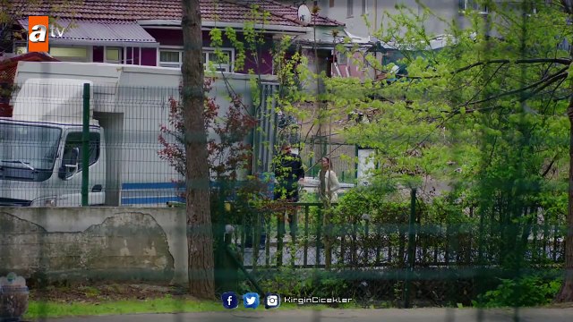 Kırgın Çiçekler 81.Bölüm - Kırgın Çiçekler Haşmet ile Naciye’yi paralıyor!