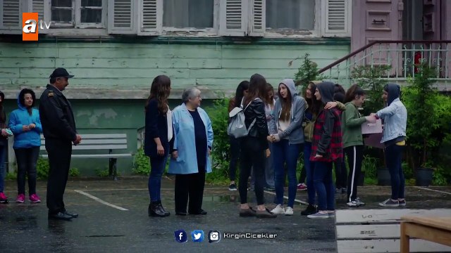 Zengin Meral’in yurda vedası! - Kırgın Çiçekler 86.Bölüm