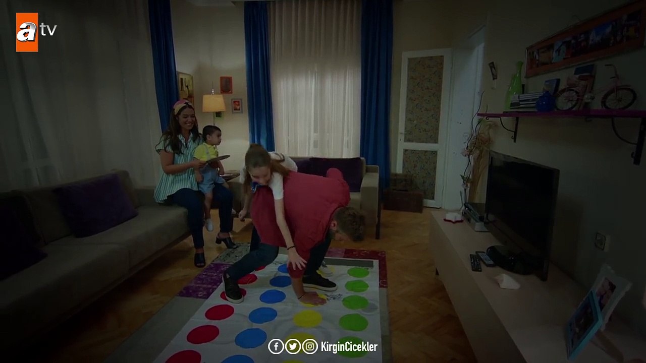 Metin’i kıskanan Büşra! - Kırgın Çiçekler 89.Bö...