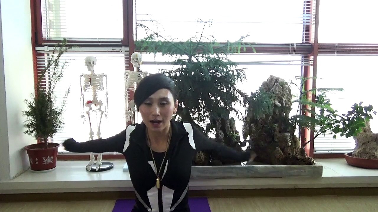 Handy Shaping Li Yi Jin - teach your chest on the increase in the tall and straight home self-hand shaping techniques