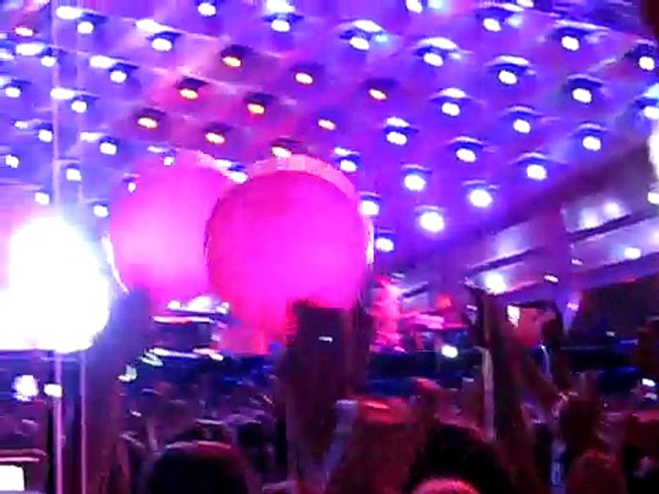 Muse - Feeling Good, Estadio Vicente Calderon, Madrid, Spain  6/16/2010