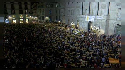 La plaza Sant Jaume pide la libertad de los exconsejeros