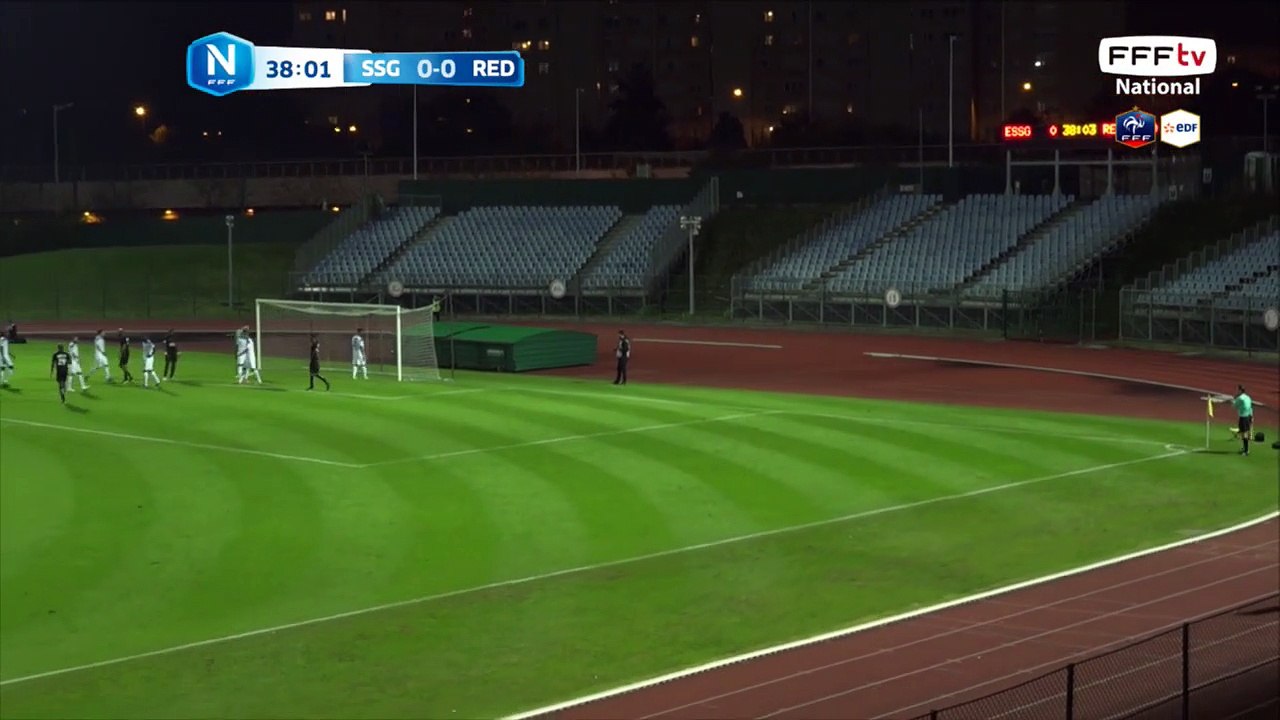 Coup franc sur la barre !