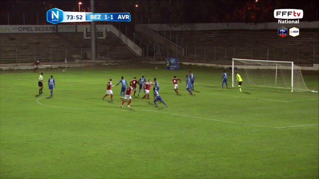 Corner qui passe juste à coté du montant!