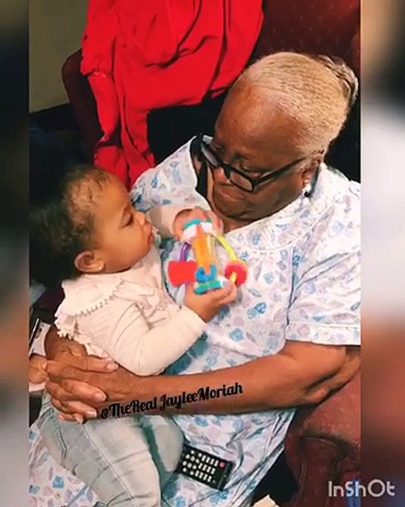 How sweet! This video will make you cherish your grandma!❤️