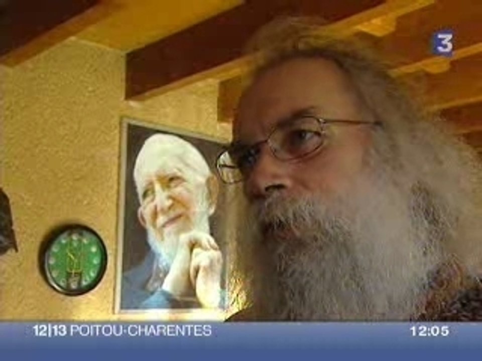 Sans papiers, bougez avec la poste !