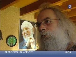 Sans papiers, bougez avec la poste !