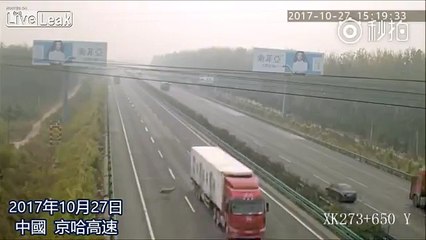 Motorway accident as usual...well not this time... Watch to the end